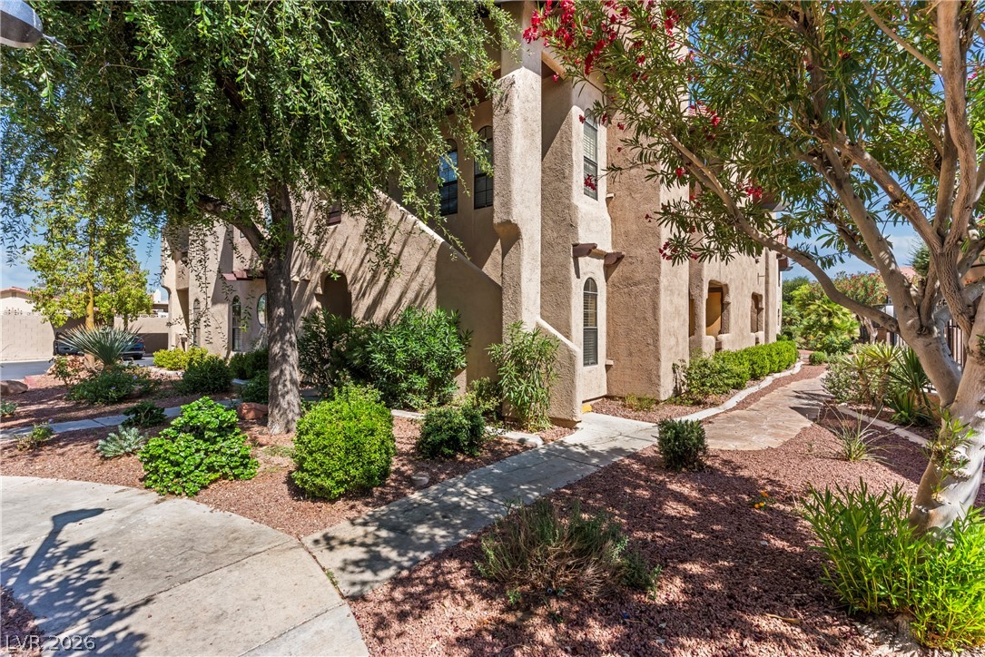 4068 Crete Lane A Property Photo 3