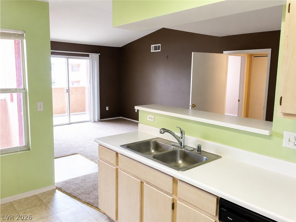 1150 North Buffalo Drive 2109 Property Photo 4