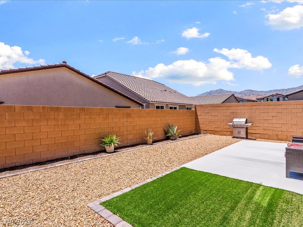 10977 Oregano Avenue Property Photo 38
