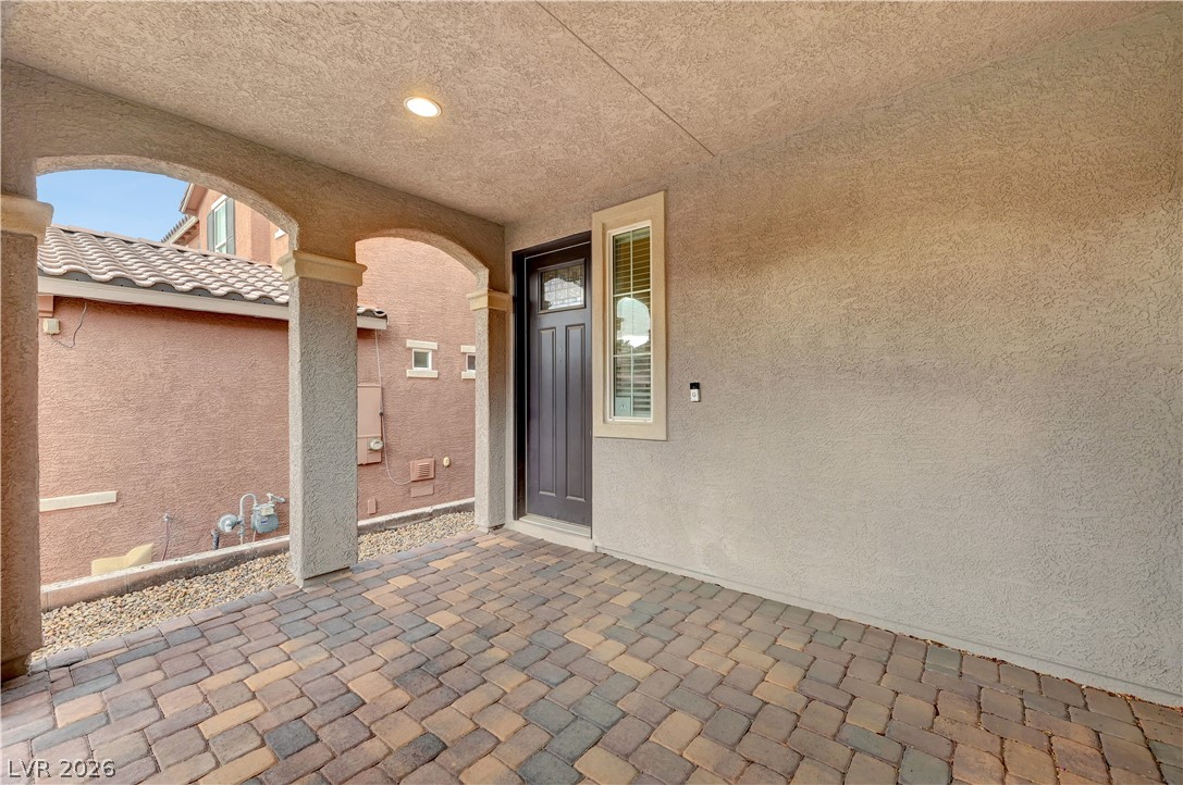 1110 Echo Pass Street Property Photo 5