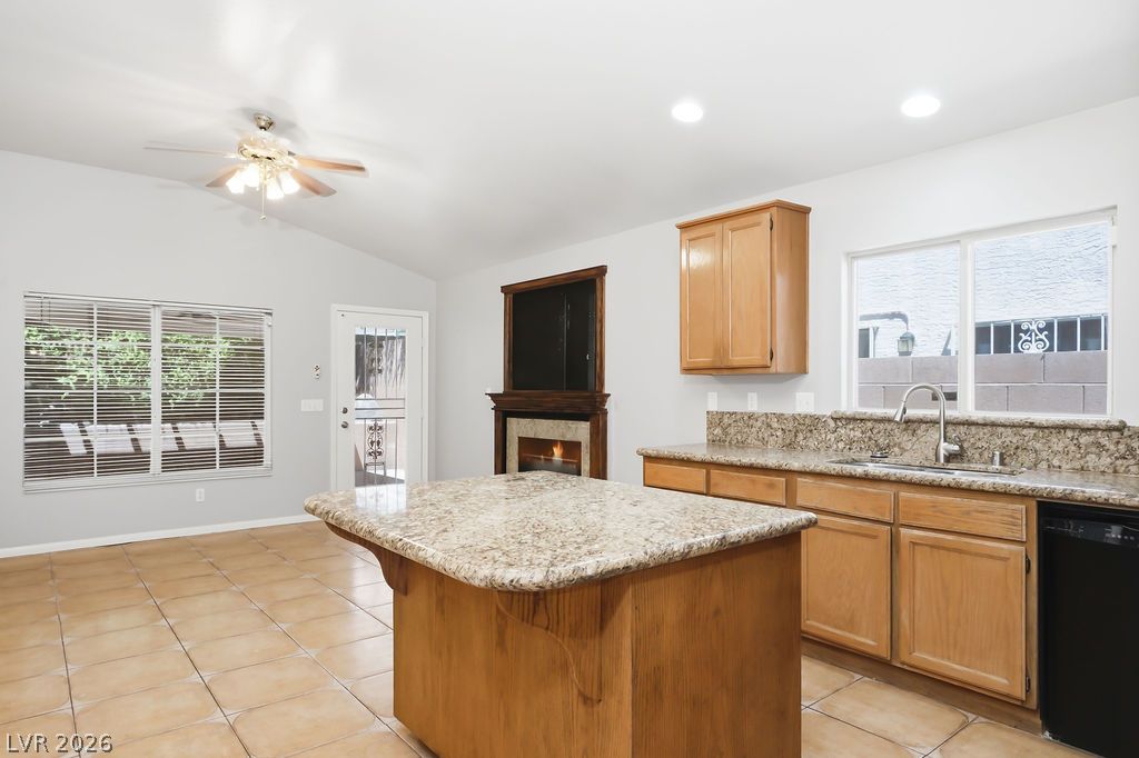 5561 Merriweather Drive Property Photo 4