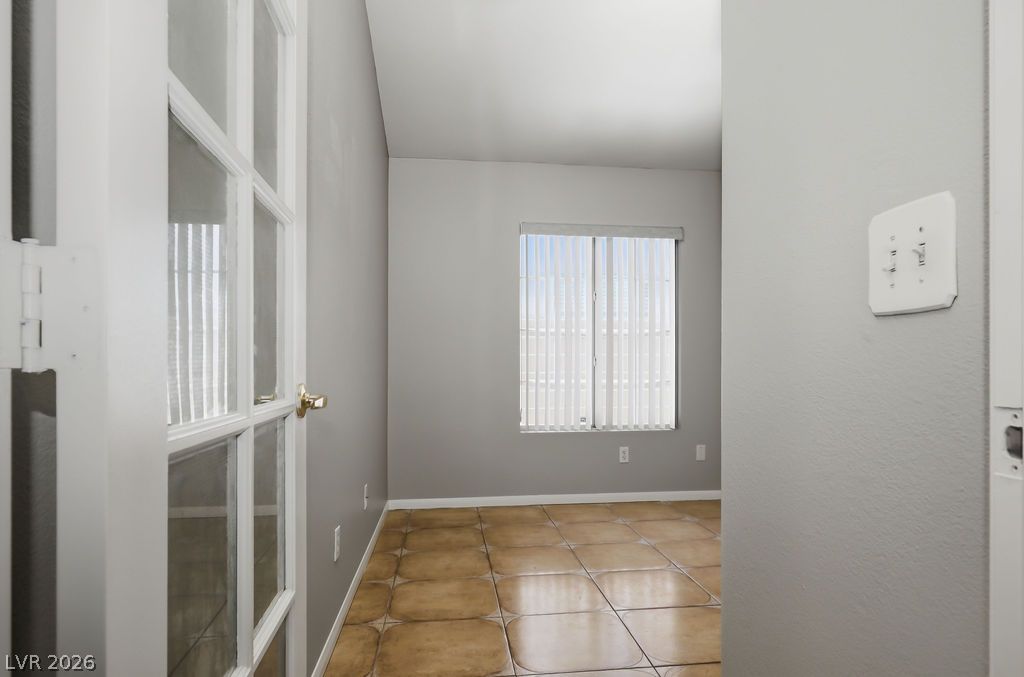 5561 Merriweather Drive Property Photo 28