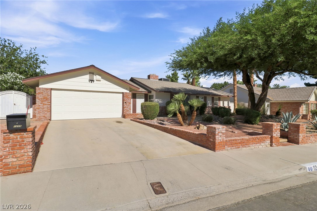 1209 Oak Tree Lane Property Photo 2