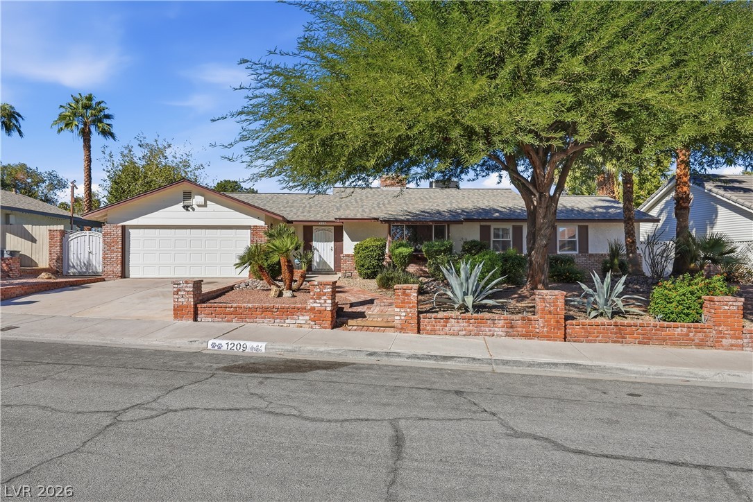 1209 Oak Tree Lane Property Photo 3