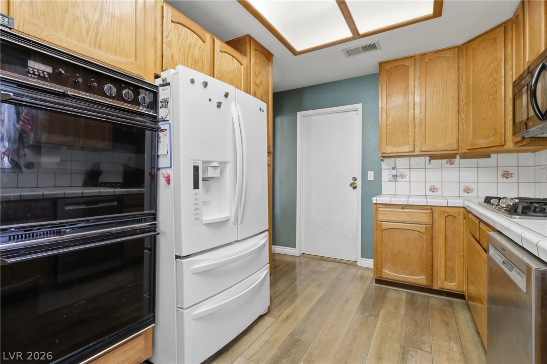 1209 Oak Tree Lane Property Photo 10