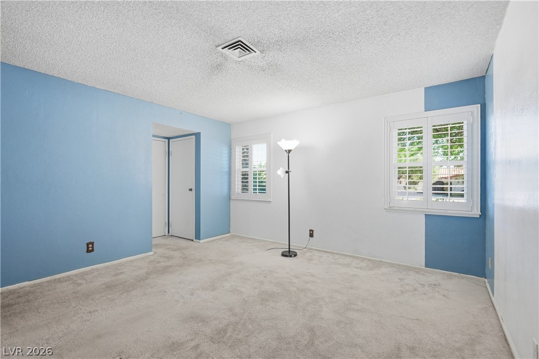 1209 Oak Tree Lane Property Photo 16