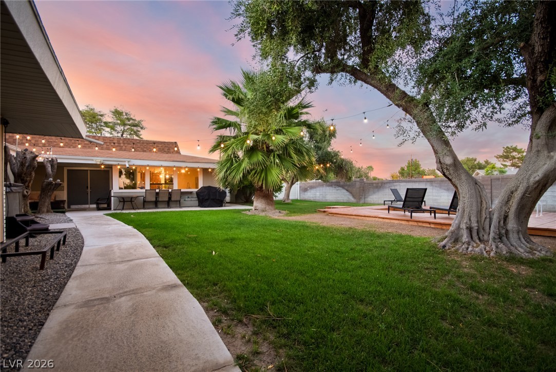5710 Madre Mesa Drive Property Photo