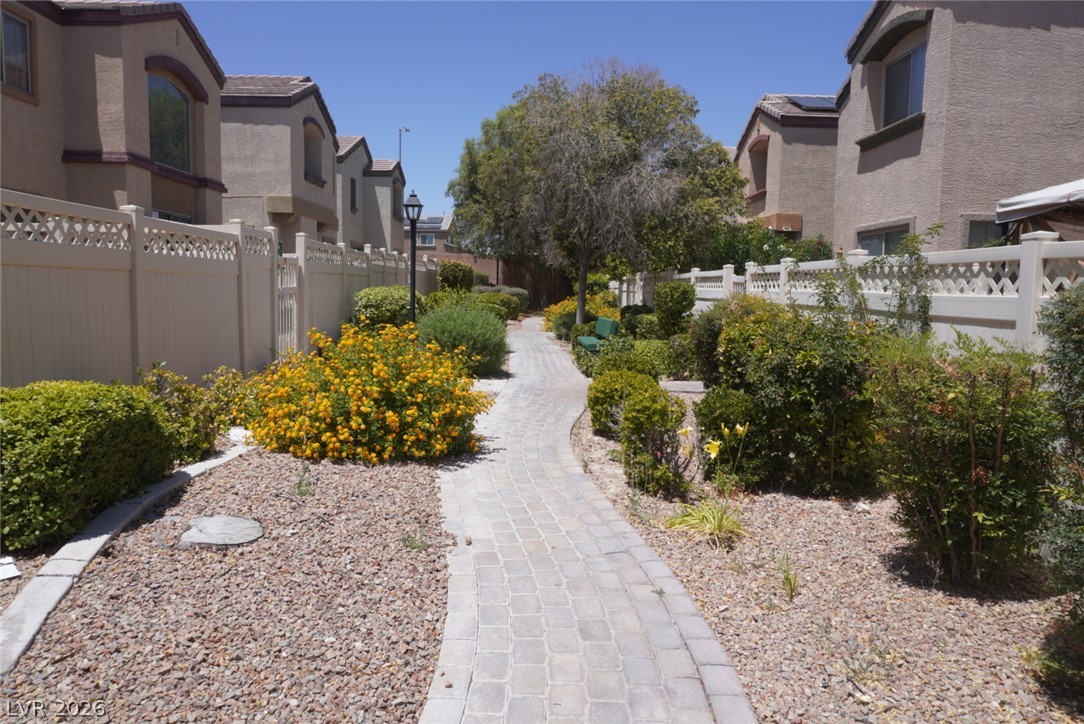 740 Tree Vista Court Property Photo 2