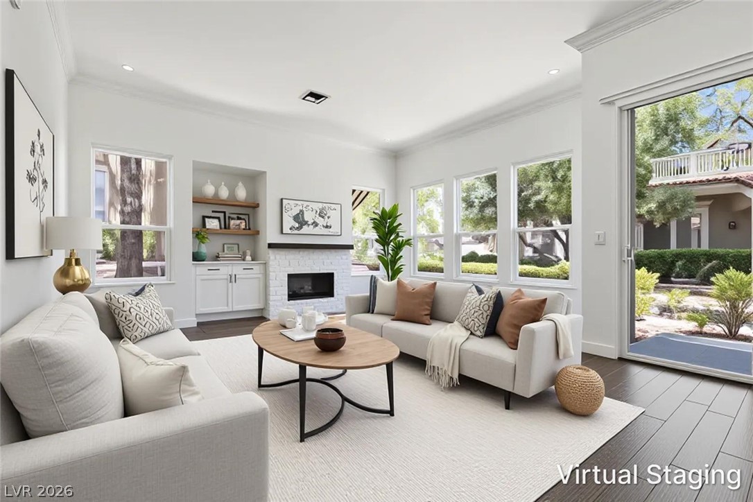 1944 Summer Palm Place 101