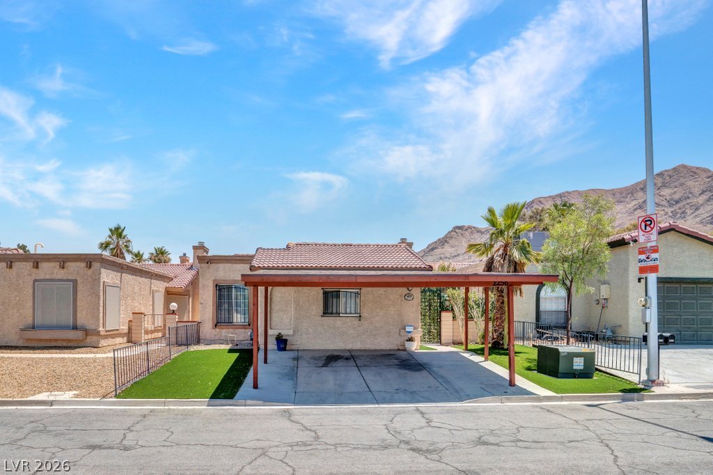 2256 Sabroso Street Property Photo 1