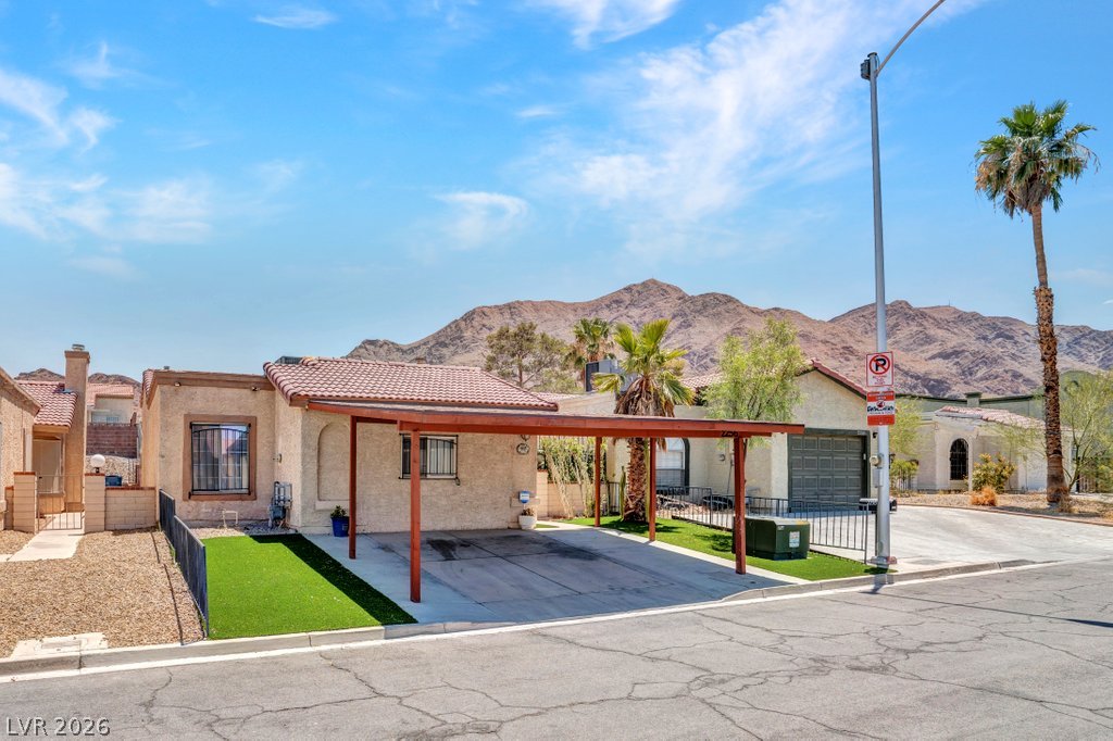 2256 Sabroso Street Property Photo 2