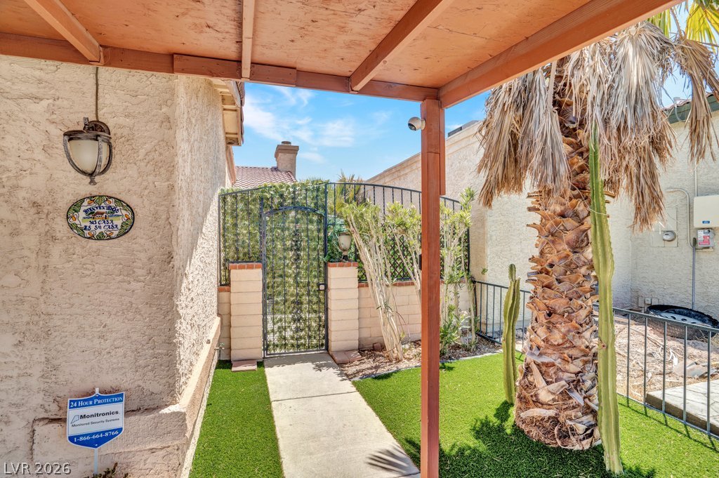 2256 Sabroso Street Property Photo 4