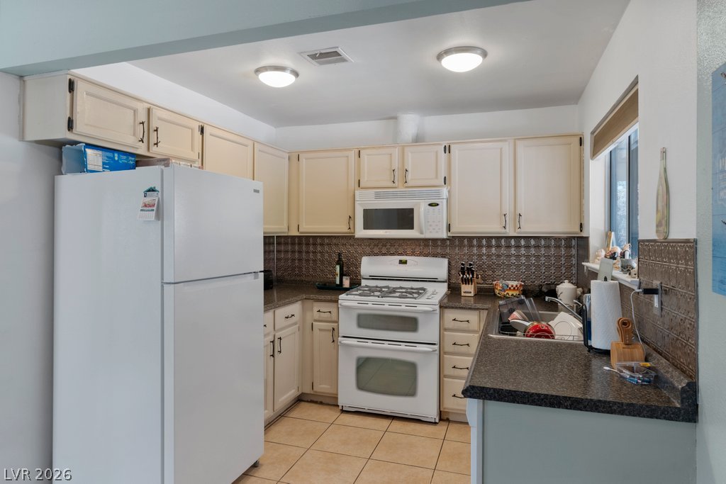 2256 Sabroso Street Property Photo 14