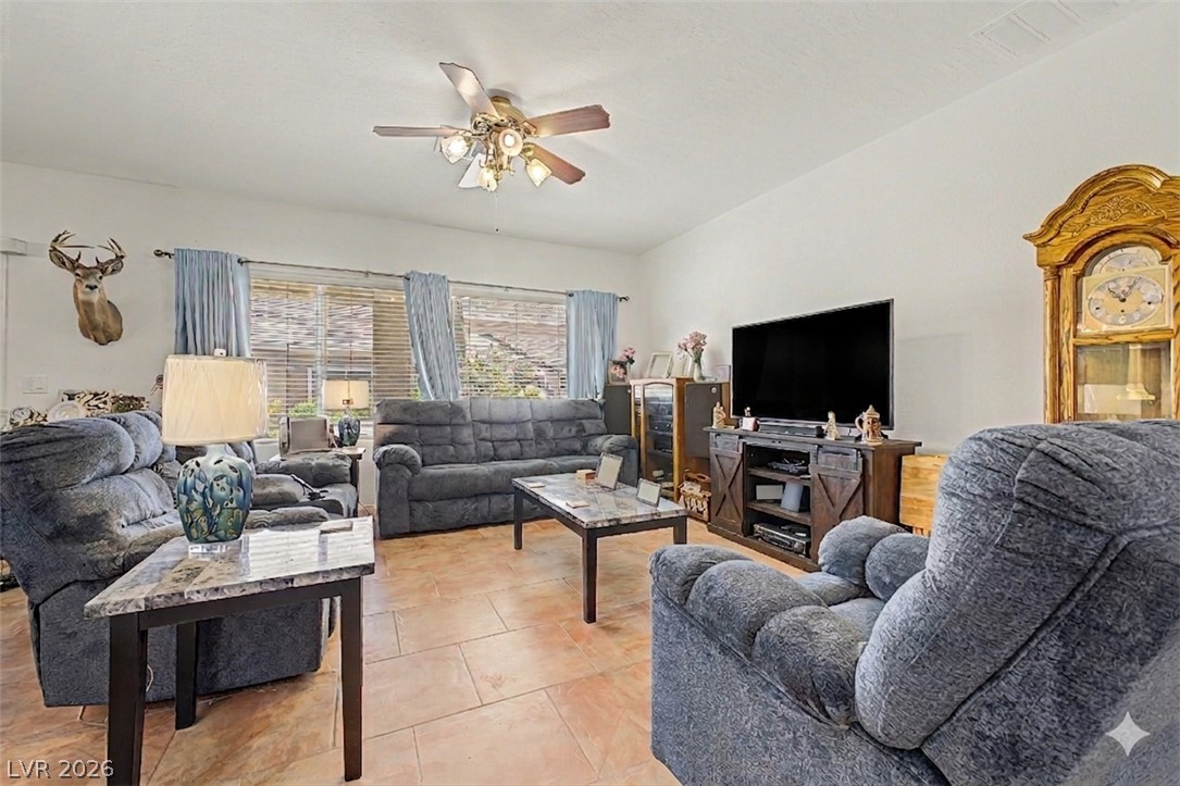 2321 Carrier Dove Way Property Photo 5