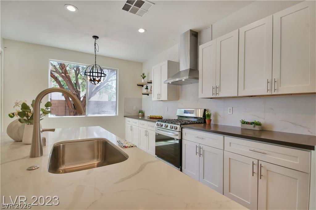 3816 Cape Royal Street Property Photo 11