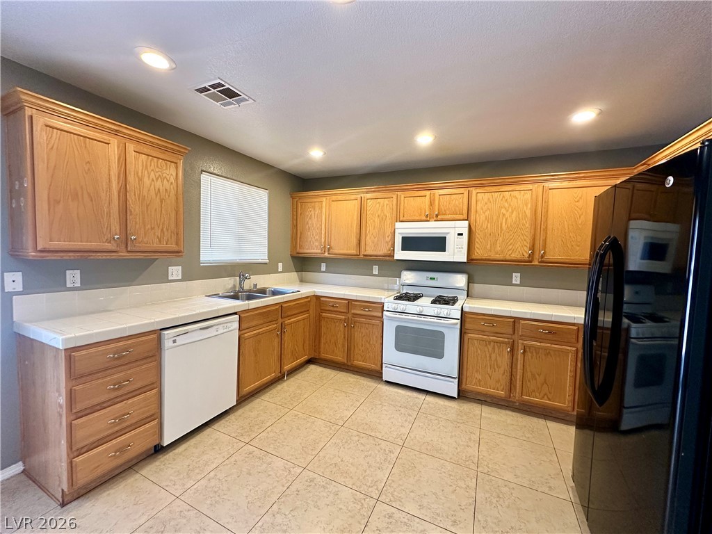 9362 Boulder Opal Avenue Property Photo 5
