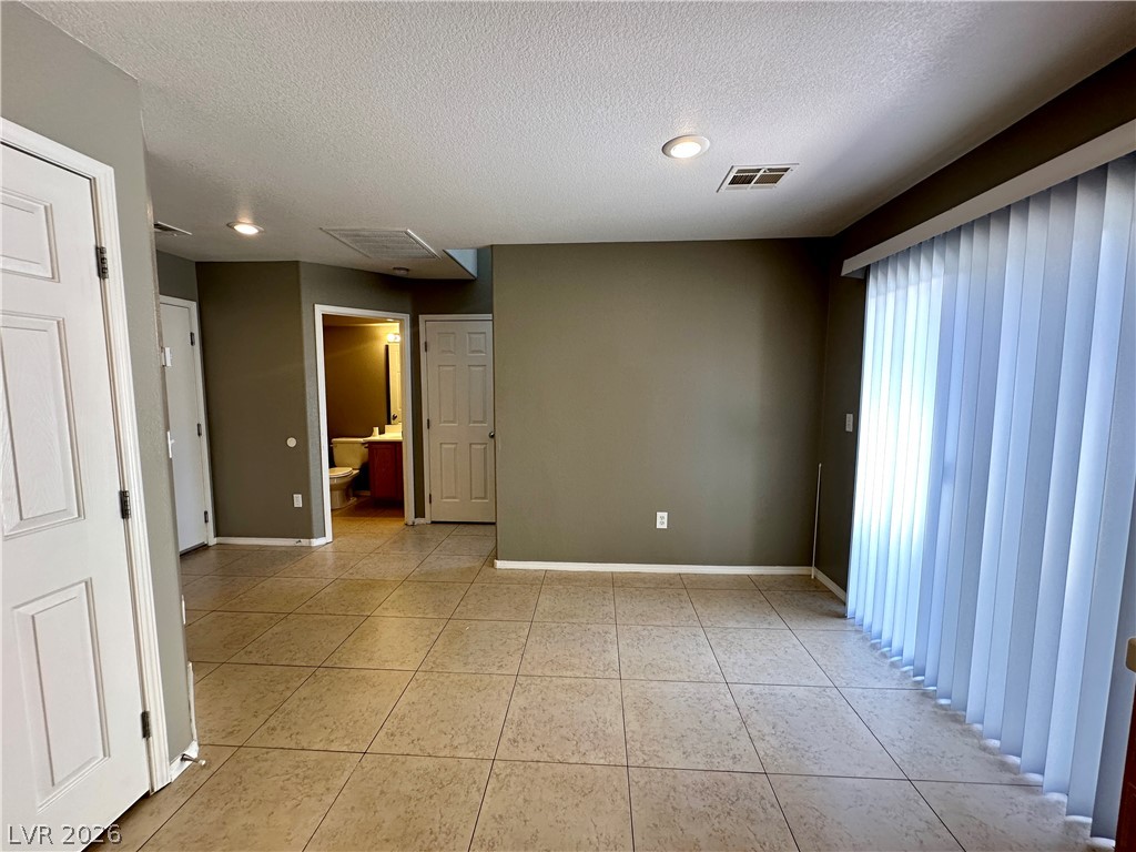9362 Boulder Opal Avenue Property Photo 6