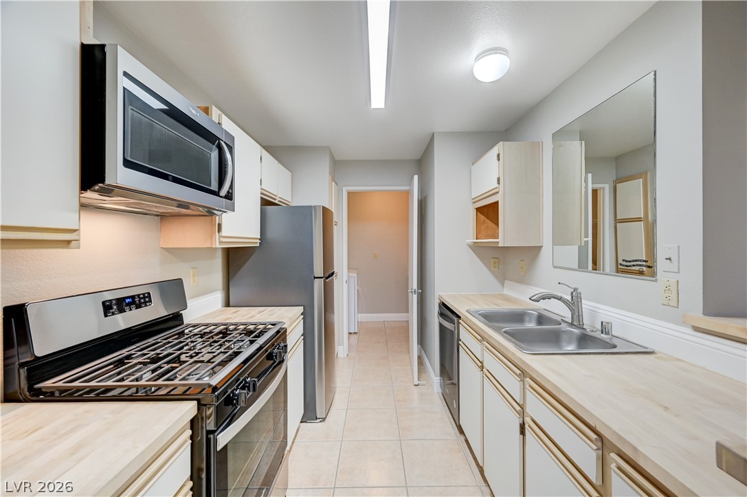 2200 South Fort Apache Road 1081 Property Photo 15