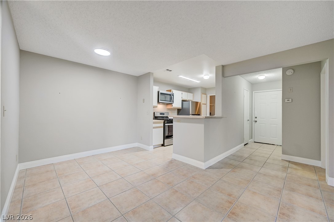 2200 South Fort Apache Road 1081 Property Photo 17