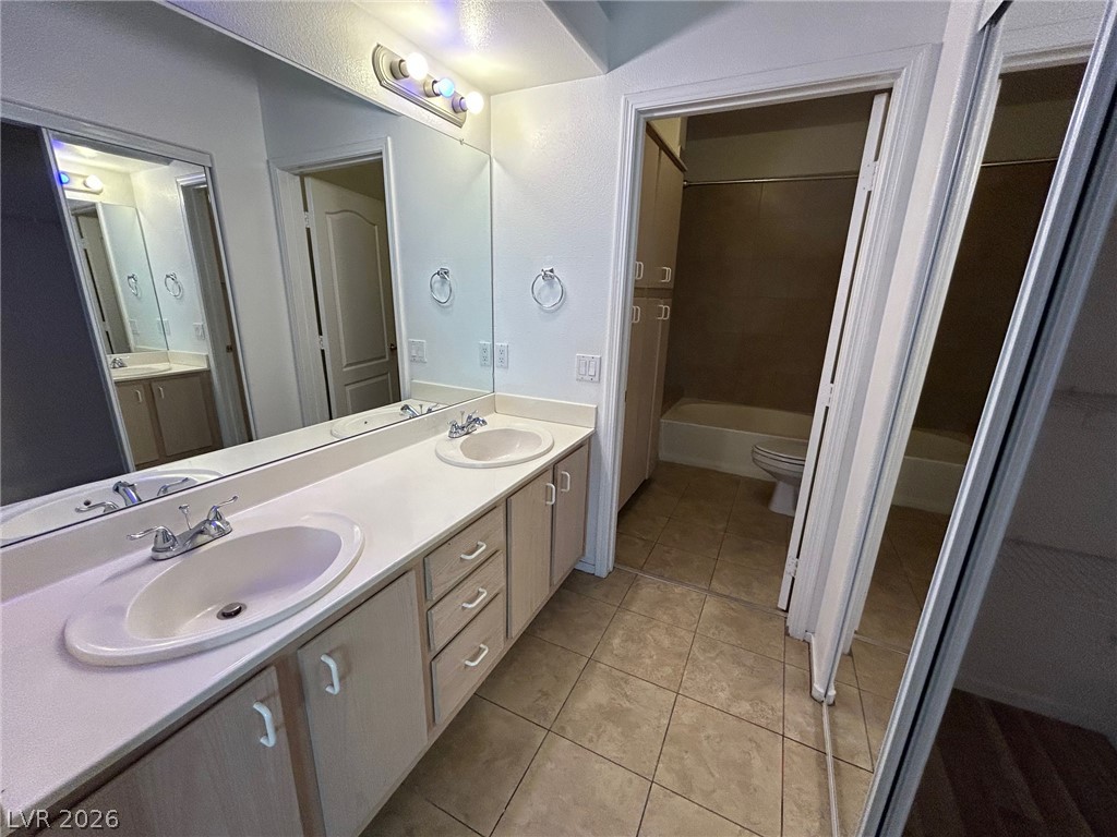 1900 North Torrey Pines Drive 217 Property Photo 33