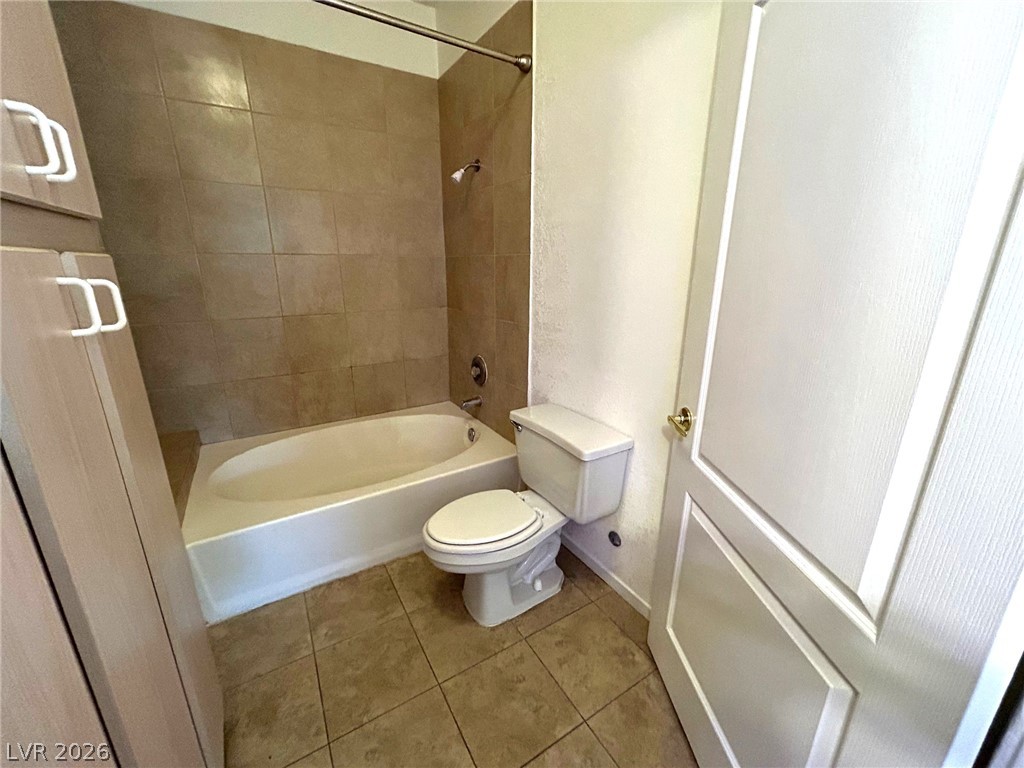 1900 North Torrey Pines Drive 217 Property Photo 34
