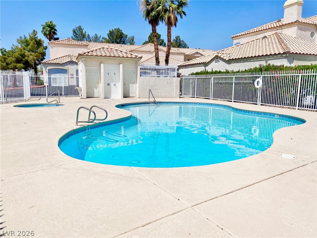 1900 North Torrey Pines Drive 217 Property Photo 35