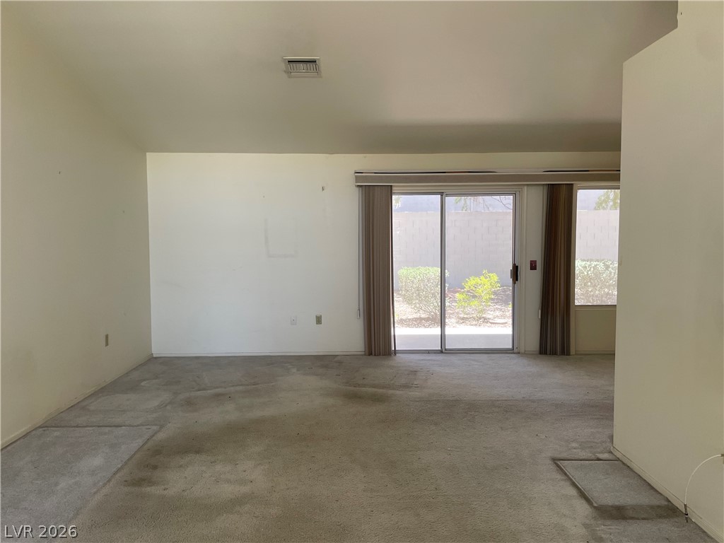 8673 Prairie Hill Drive Property Photo 4