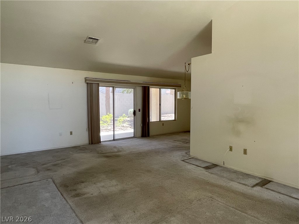8673 Prairie Hill Drive Property Photo 5
