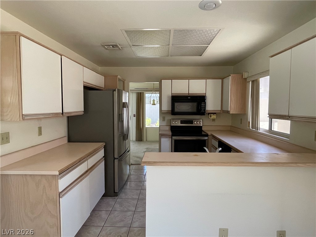 8673 Prairie Hill Drive Property Photo 10