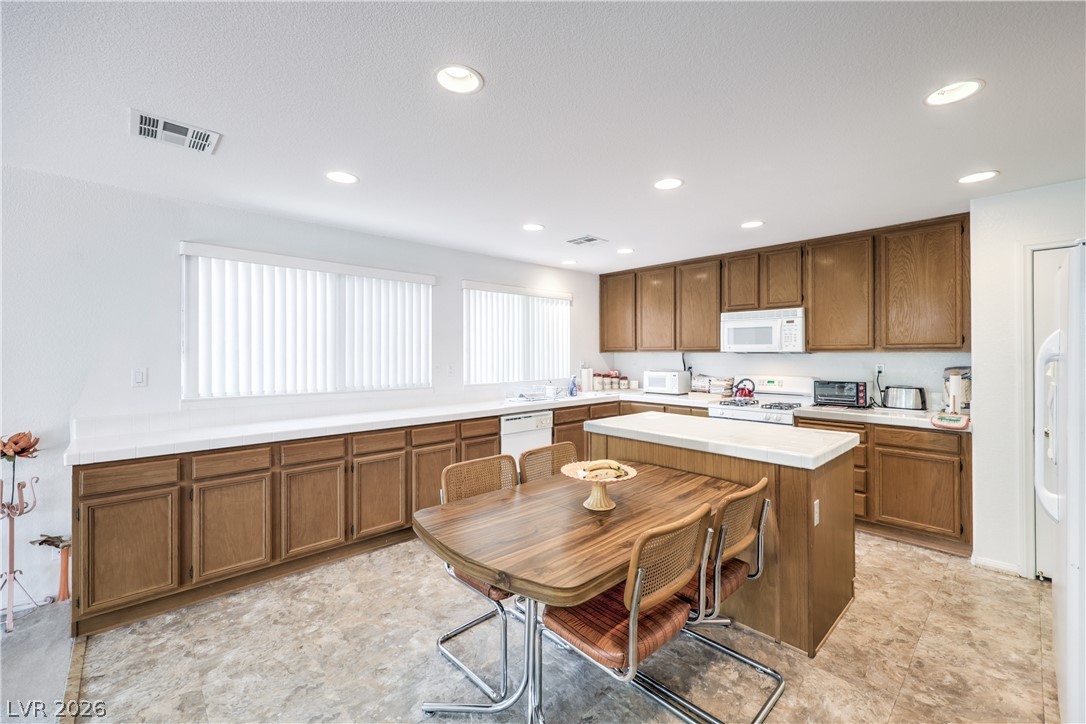 6532 Giant Oak Street Property Photo 16