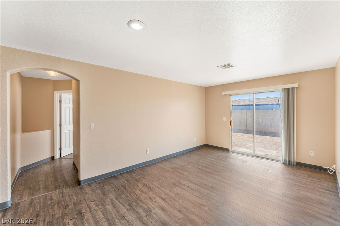 2306 Glastonbury Thorn Street Property Photo 7
