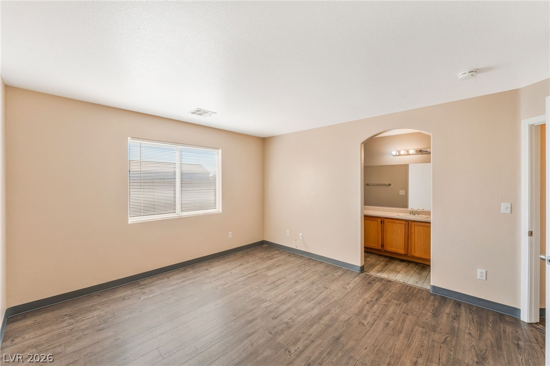 2306 Glastonbury Thorn Street Property Photo 17