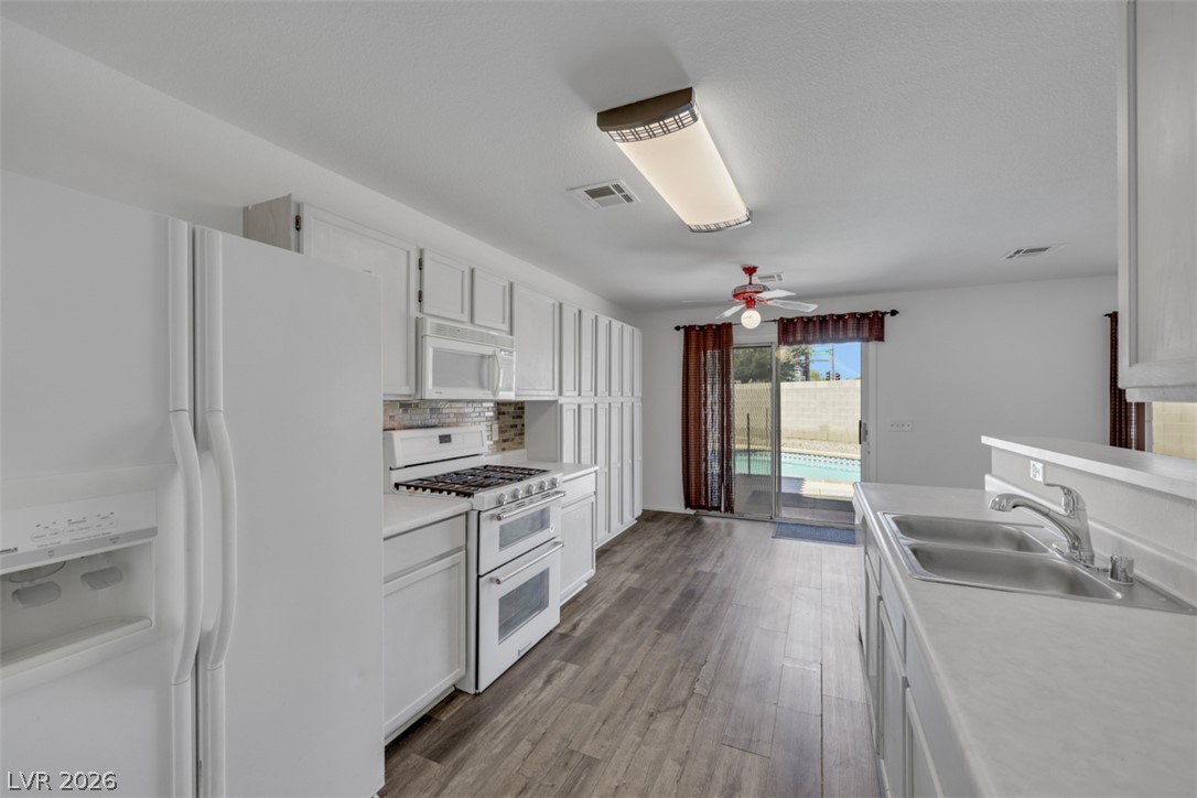 5211 Joshua Jose Street Property Photo 14