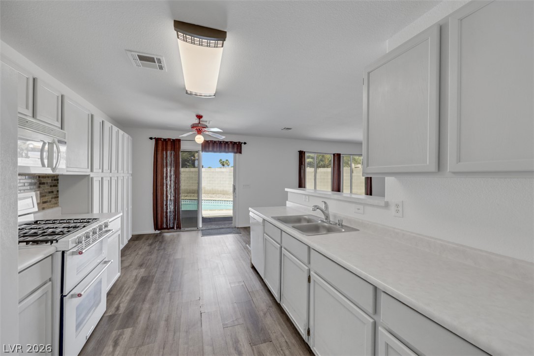 5211 Joshua Jose Street Property Photo 15