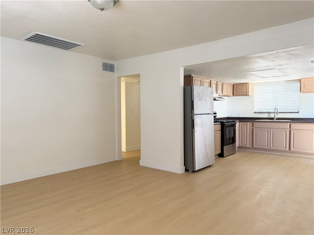 1815 Evelyn Avenue Property Photo 5