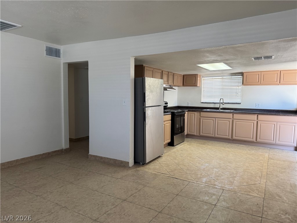 1815 Evelyn Avenue Property Photo 8