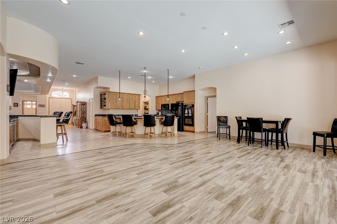 10093 Golden Bluff Avenue Property Photo 32