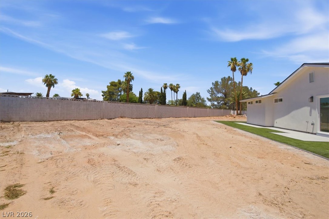 3660 West Robindale Road Property Photo 6
