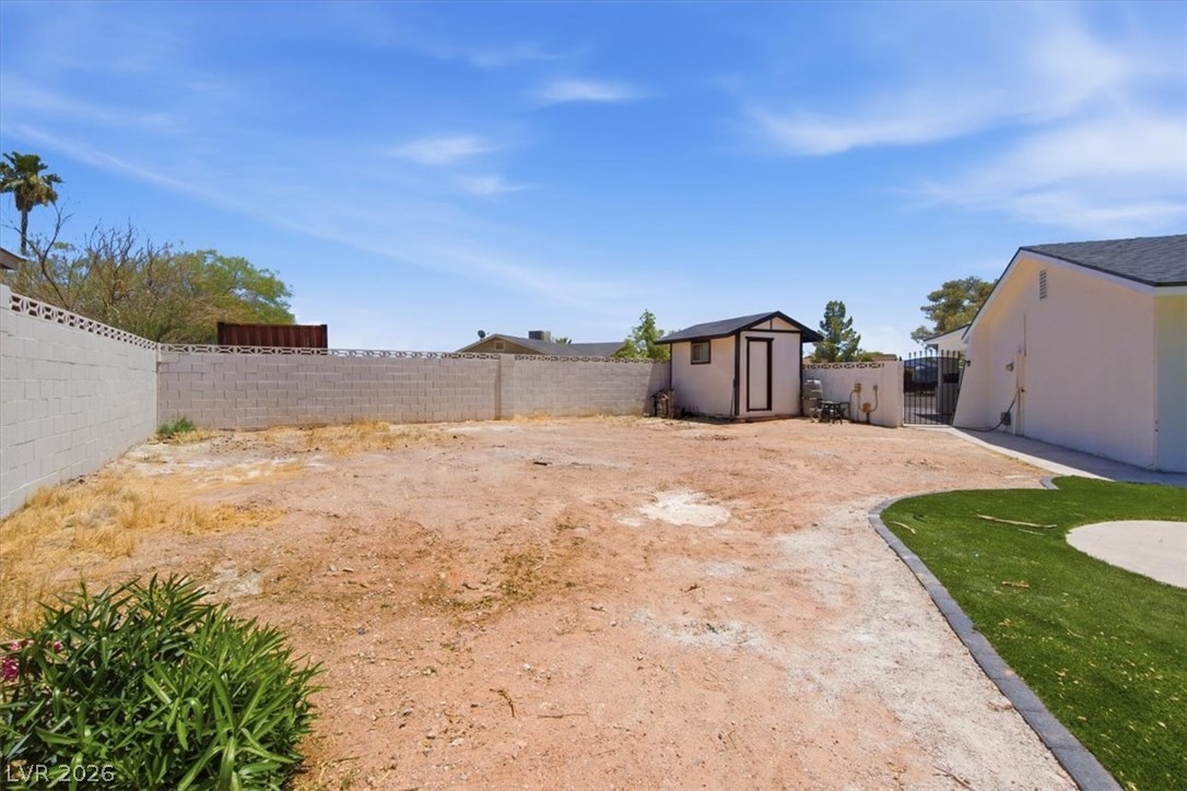 3660 West Robindale Road Property Photo 7