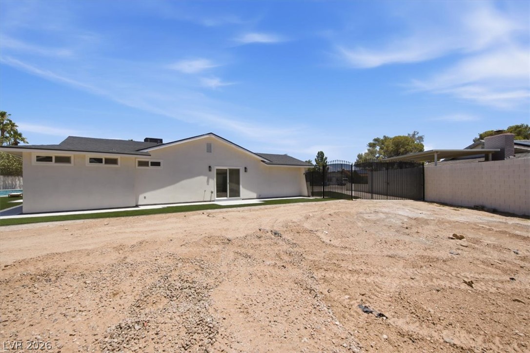 3660 West Robindale Road Property Photo 8