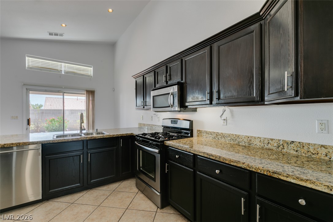 4411 Golden Palomino Lane Property Photo 3