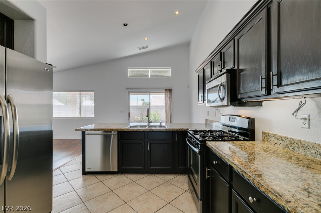 4411 Golden Palomino Lane Property Photo 8