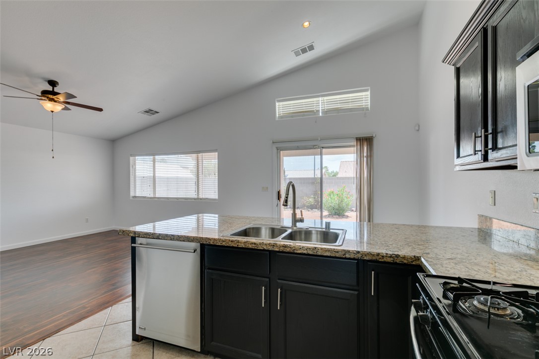 4411 Golden Palomino Lane Property Photo 9