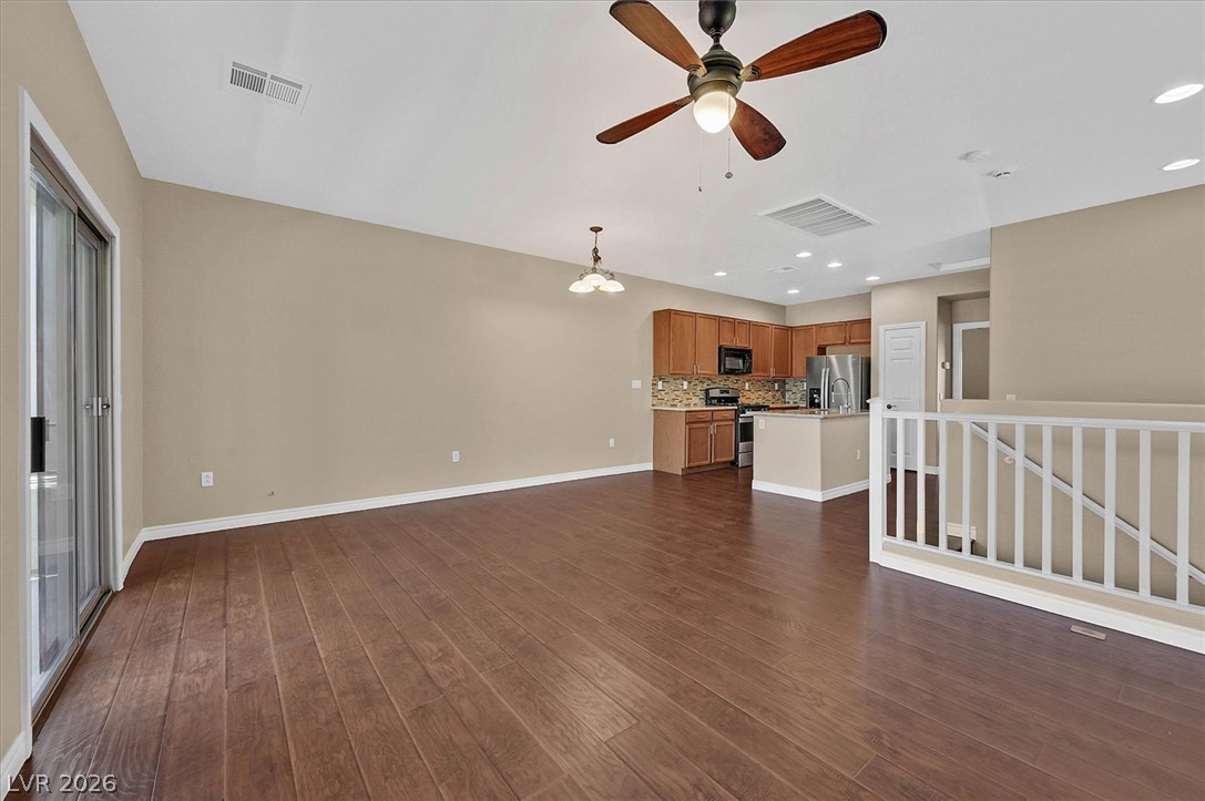 9754 Sandybuck Court Property Photo 13