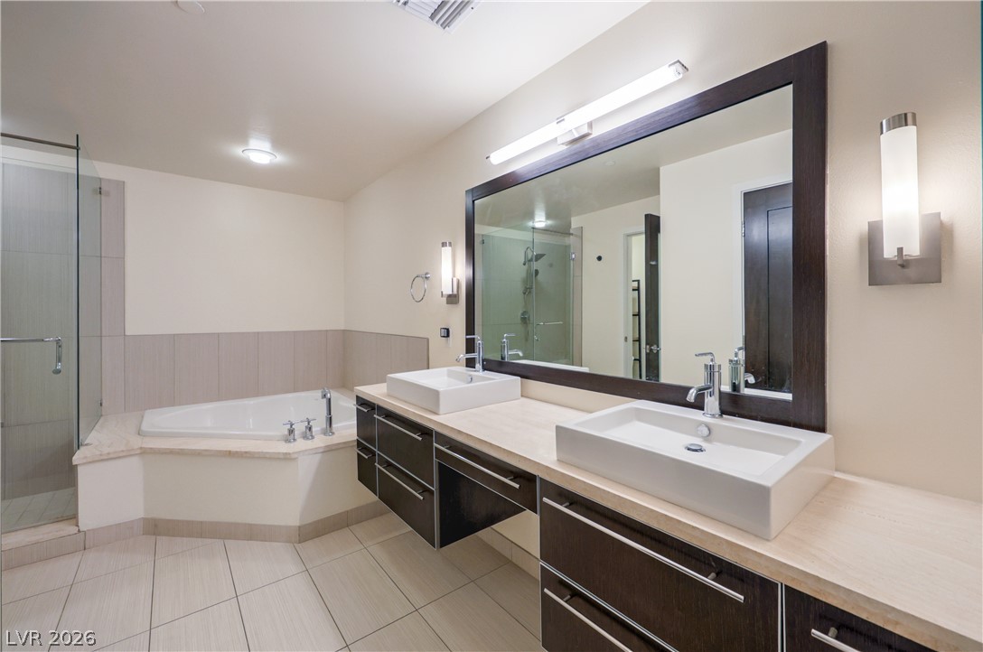 8925 West Flamingo Road 312 Property Photo 13
