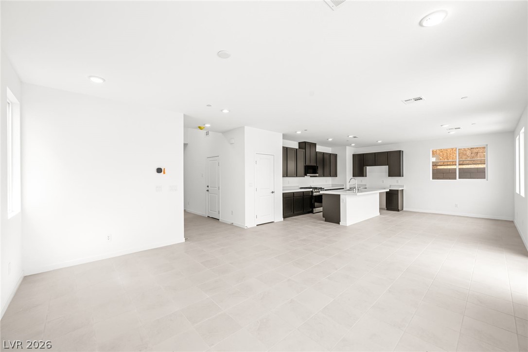 312 Lupton Avenue Property Photo 4