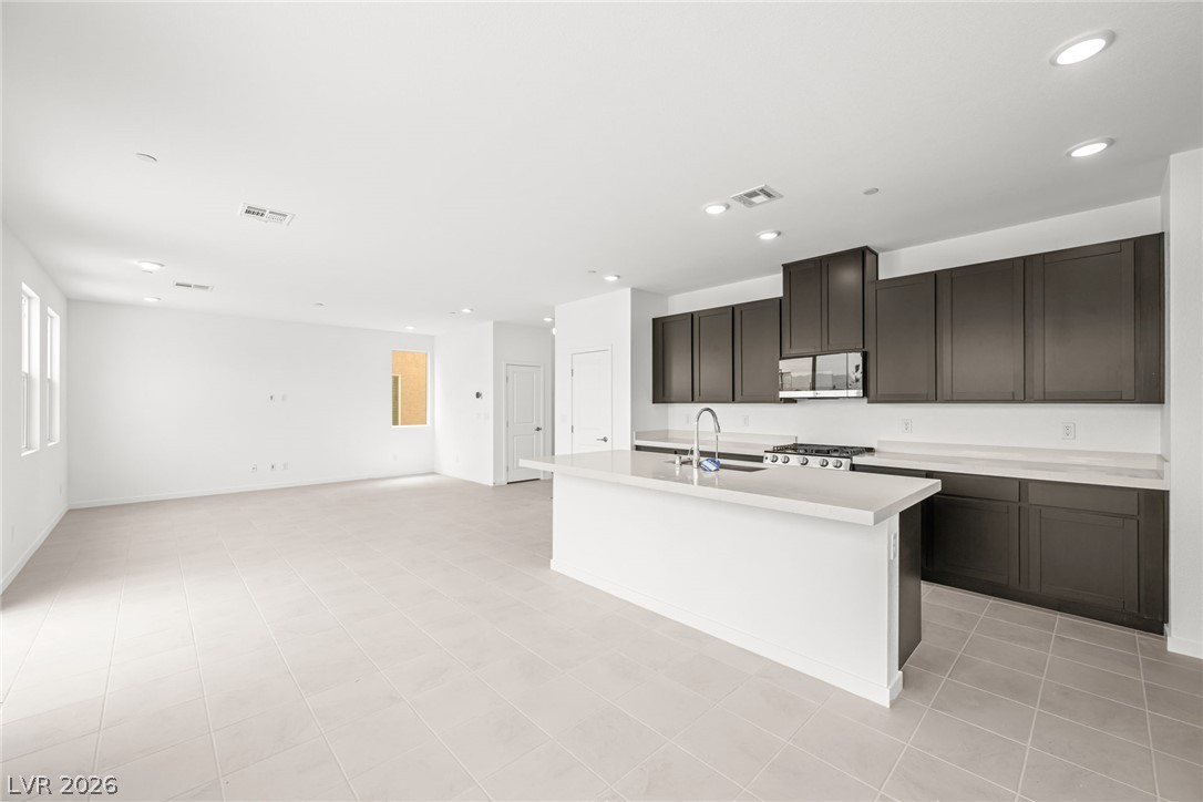 312 Lupton Avenue Property Photo 6