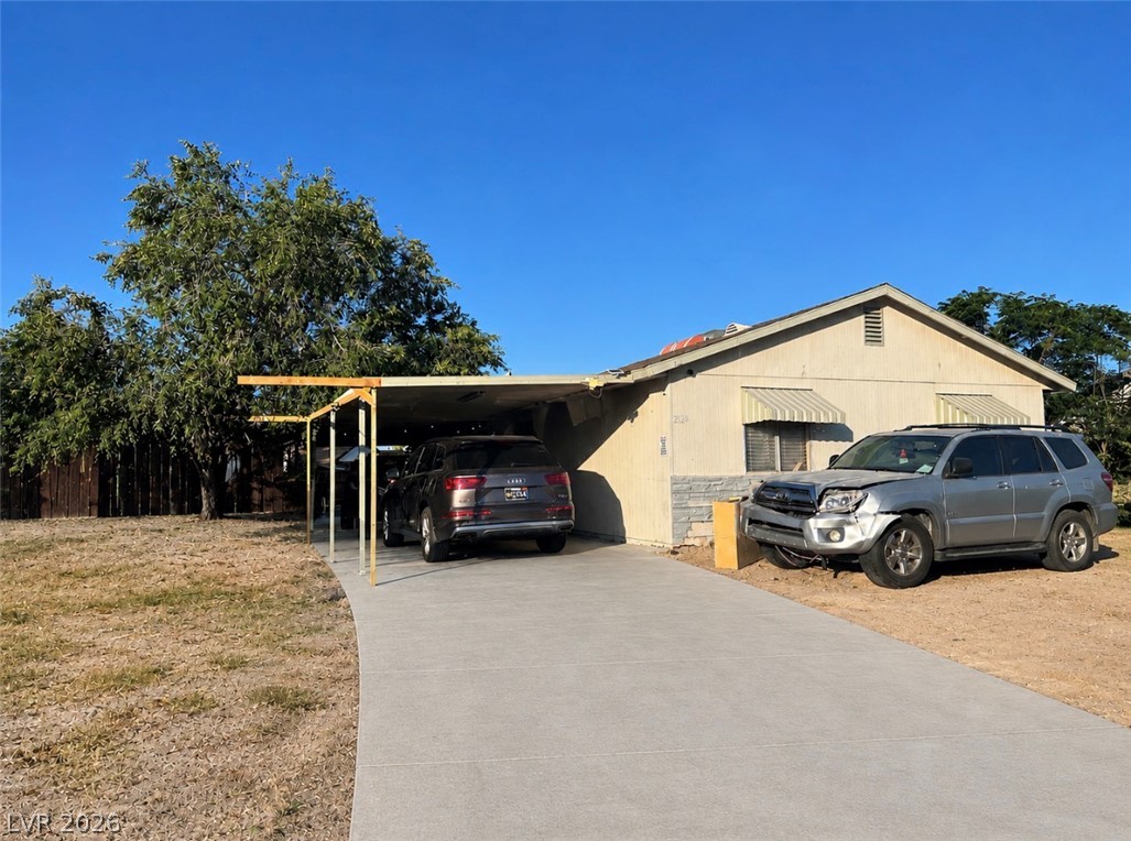 2124 Kenneth Road Property Photo 1