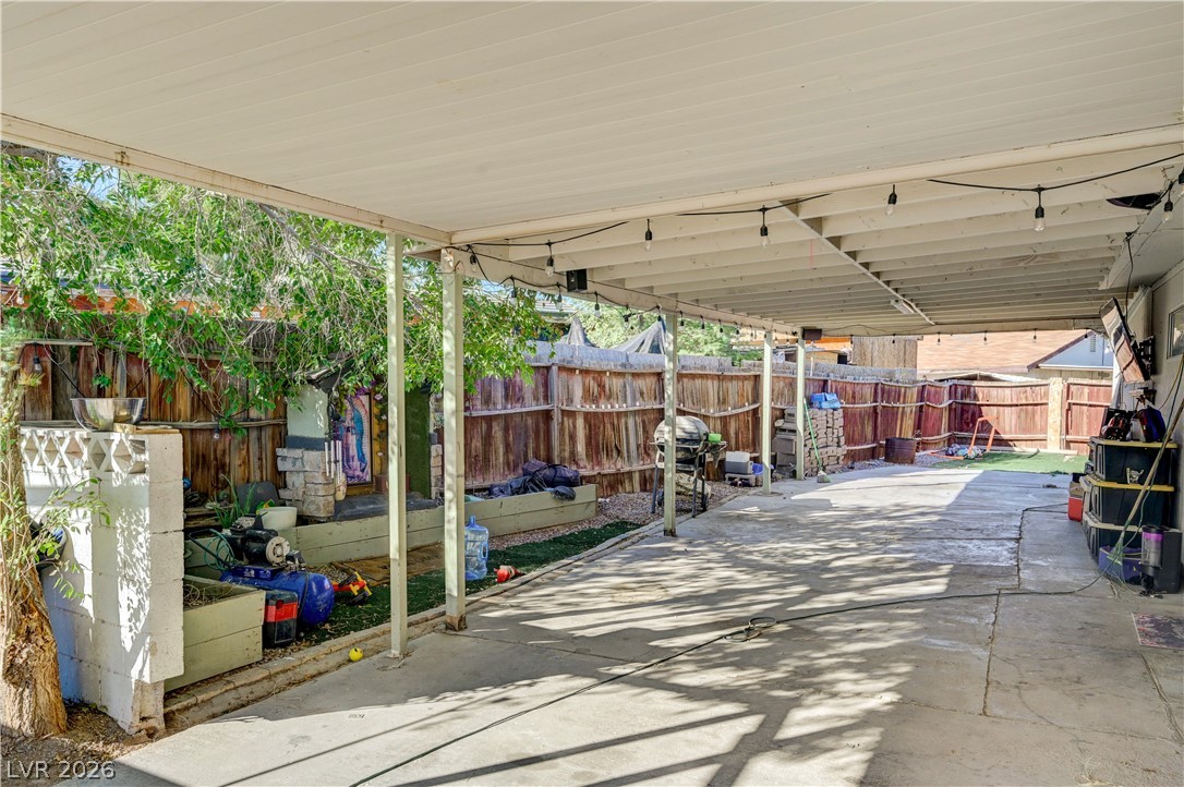2124 Kenneth Road Property Photo 2
