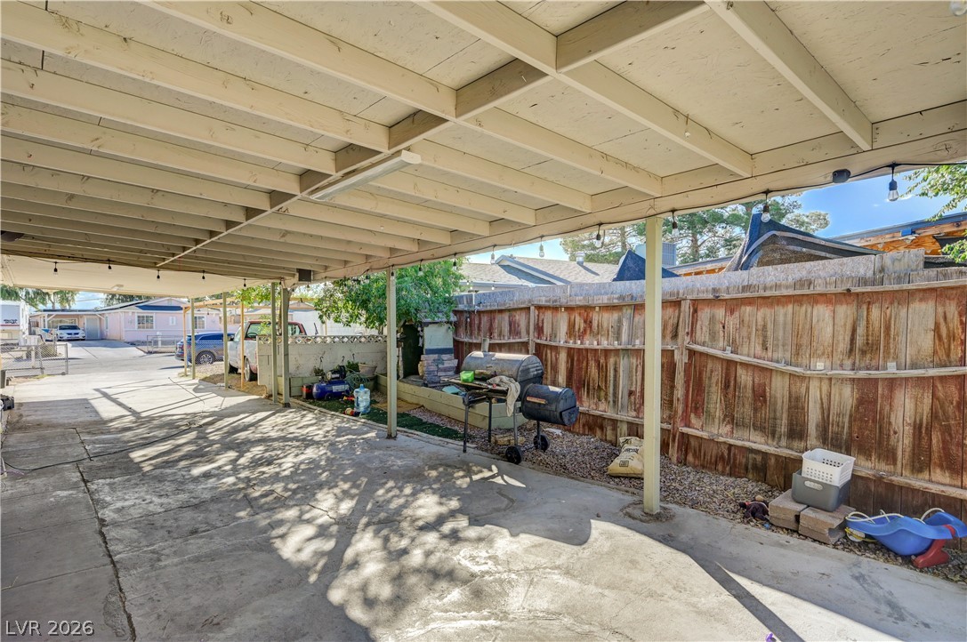 2124 Kenneth Road Property Photo 3